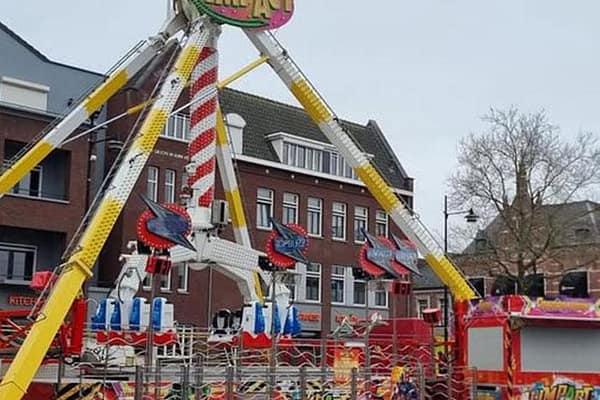 доставчик на махало pendulum rides supplier